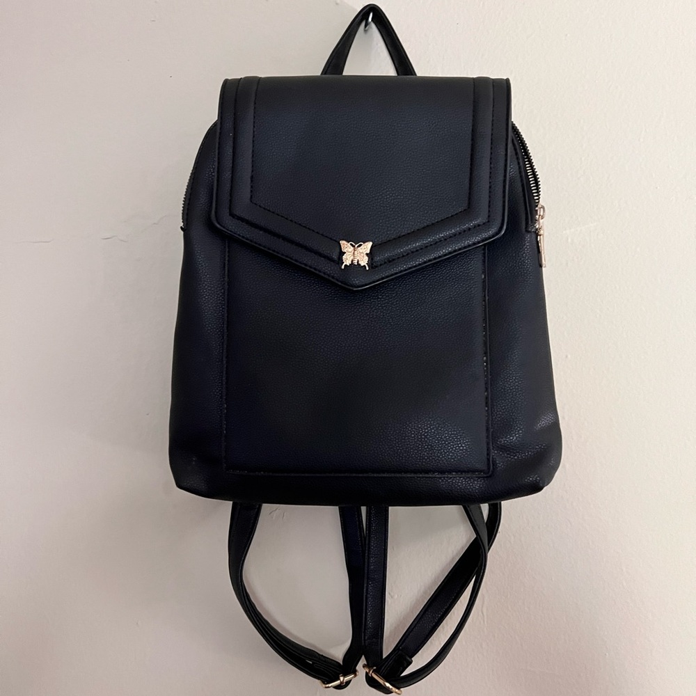 Vegan Leather Backpack - So Spacious!! - Picture 3 of 11